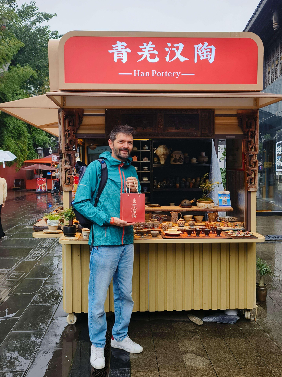 Han Pottery customer story featuring ceramic artwork